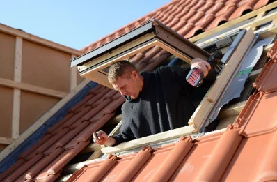 Pose de fenêtres de toit Velux à Verneugheol